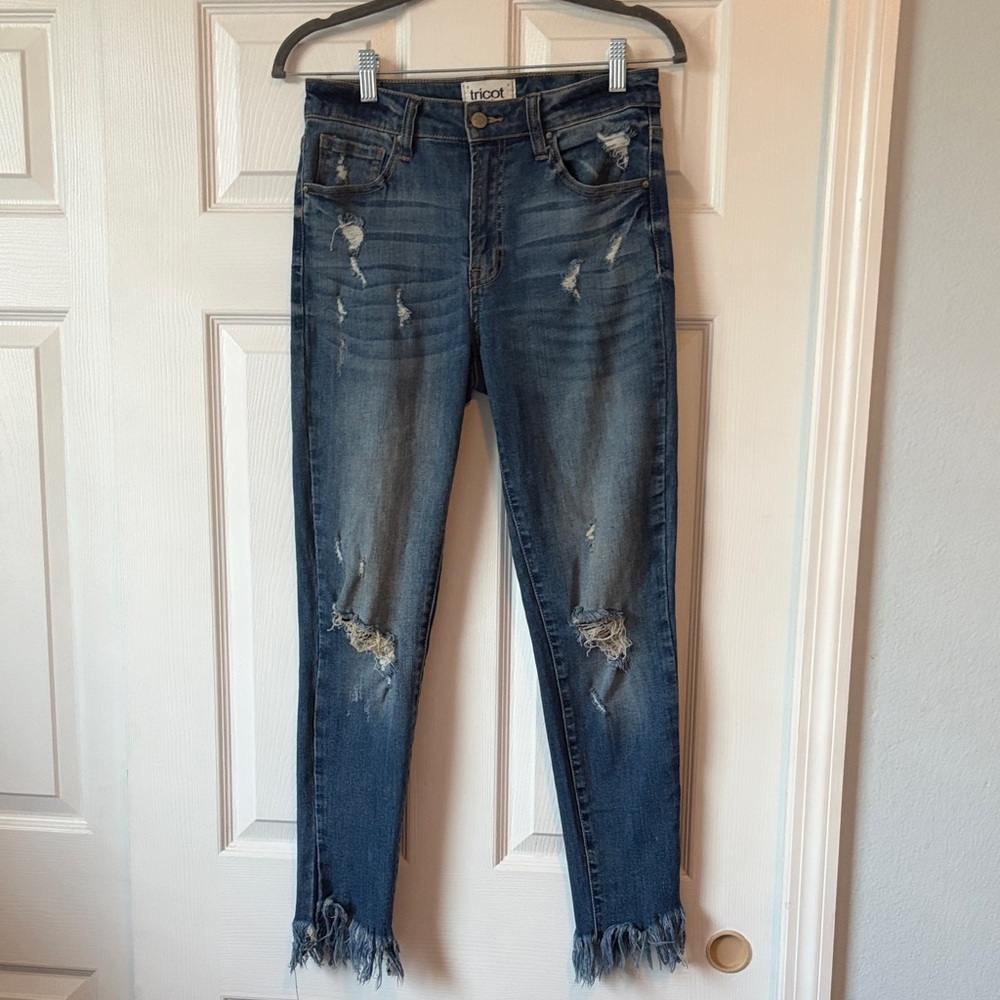 Tricot Distressed Blue Jeans with frayed hem size 5